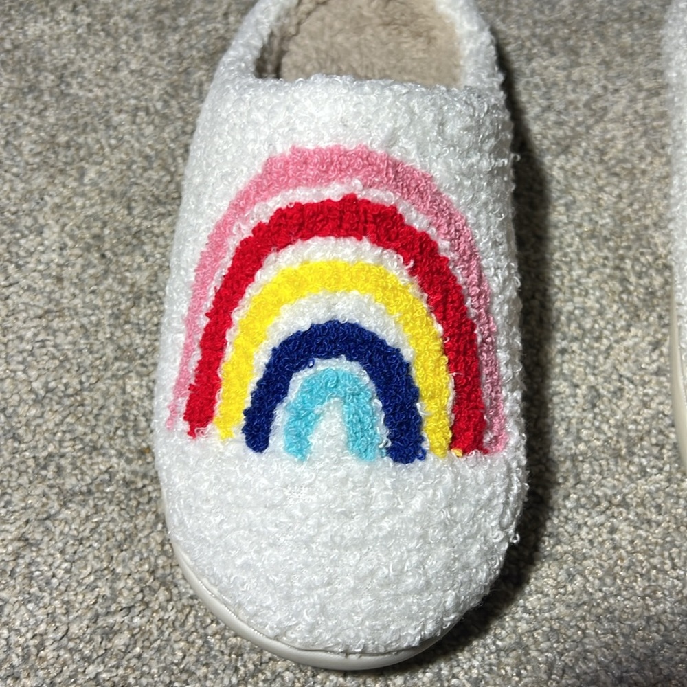 NEW Rainbow 7.5-8 Slippers Ivory/White Soft Plush Faux Fur Comfy Warm Slip-On - Picture 6 of 7
